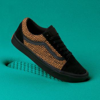 Női Vans Tiny Cheetah ComfyCush Old Skool Tornacipő VA4860921 Fekete